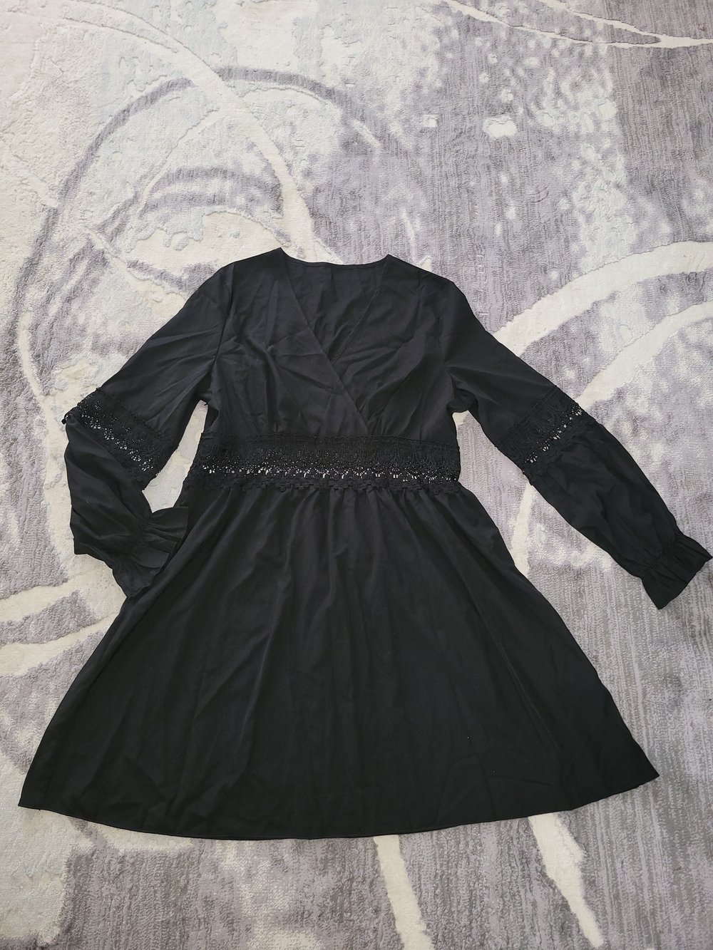 Black Long-Sleeve V-Neck Dress with Lace Waist Size XL